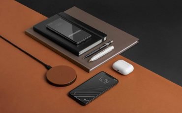 Native Union Everyday Tech with Classic Leather