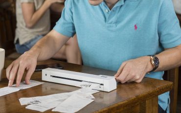 Reproduce Anything Anywhere With The Doxie Go SE Wireless Scanner